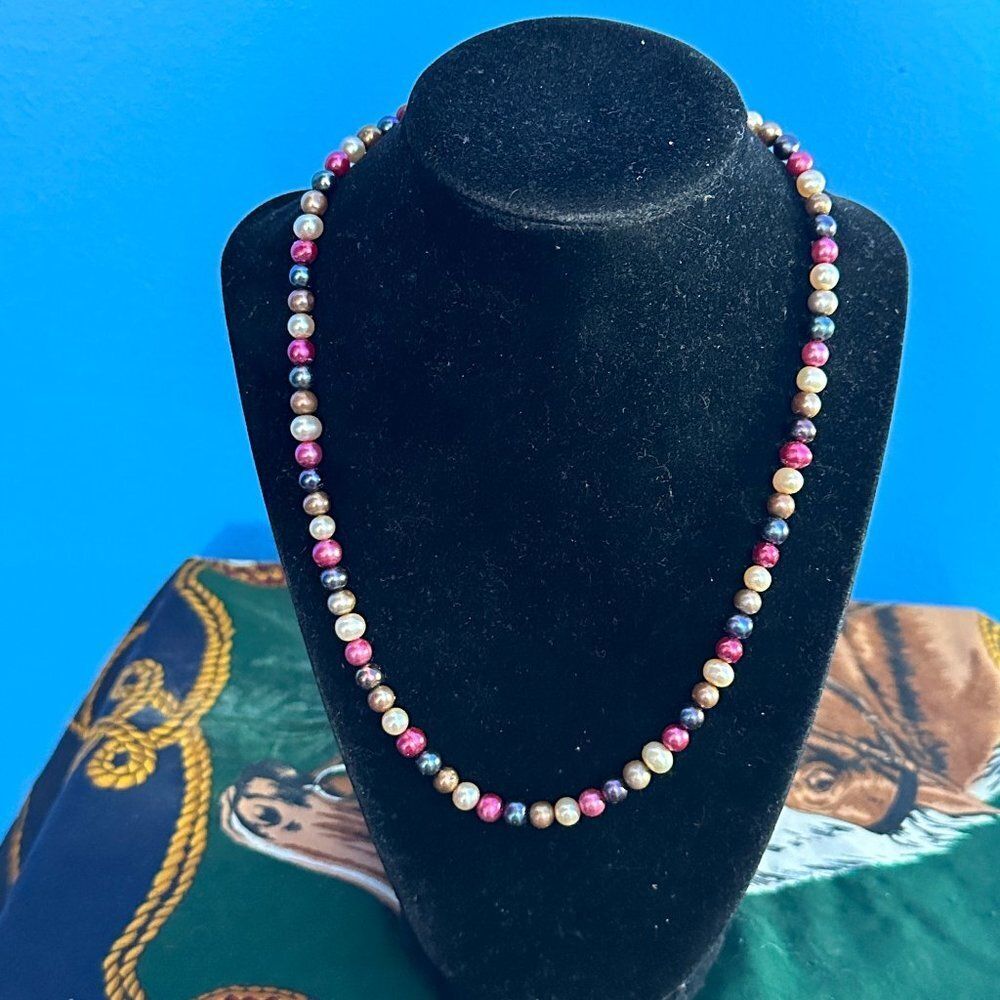 Multicolor Glass Bead Necklace Faux Gold Clasp Boho Style